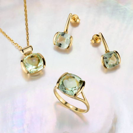 Gold ring with green amethyst